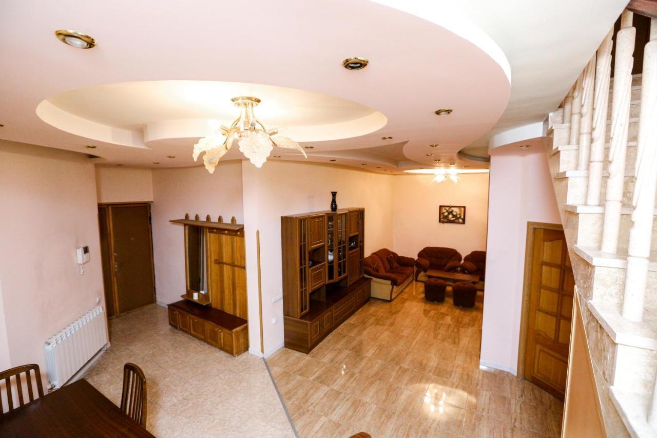 Apartment #1 In The City Center Yerevan Exterior photo